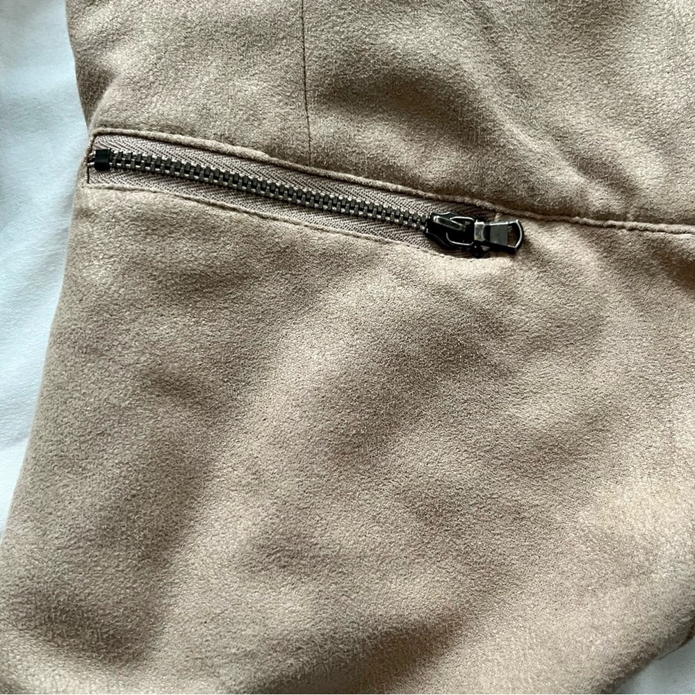 DKNY Jeans Faux Suede Biker Style Zipper Front Jacket Womens XS Neutral Beige - Picture 6 of 9